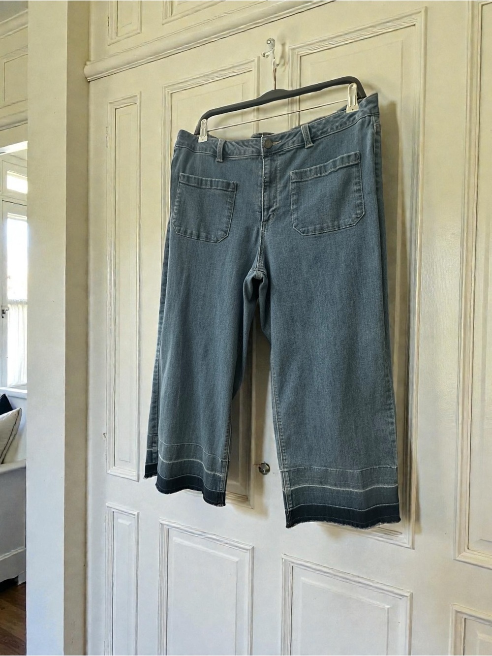 Susan Graver Wide Leg Jeans with Stretch. Size: 16